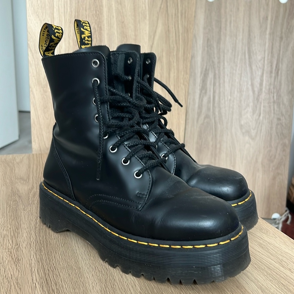 Dr. Martens Jadon Boot